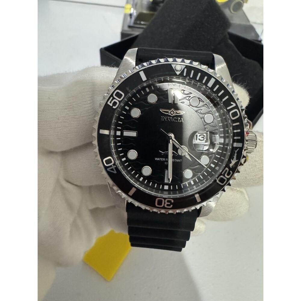Invicta Pro Diver Shark Men's Watch 43mm Black Dial Quartz Silicone Strap 47161